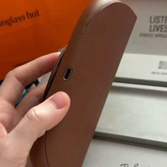 Ray-Ban Black Glasses with Brown Case - Picture 6 of 7